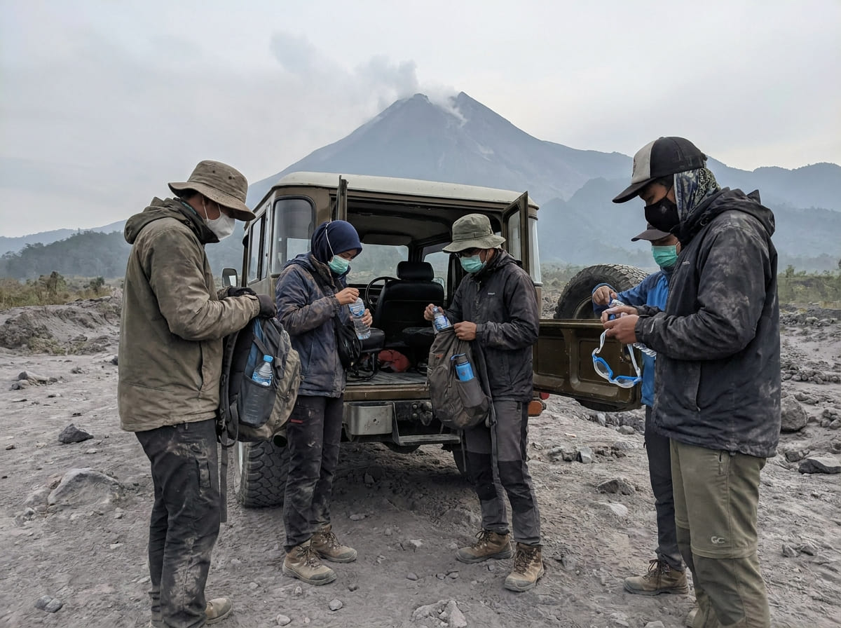 Persiapan Sebelum Mengikuti Lava Tour Merapi: Pakaian, Perlengkapan, dan Tips Aman